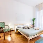 Pensión Central Guest House *