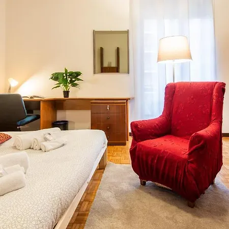Pensión Central Guest House *